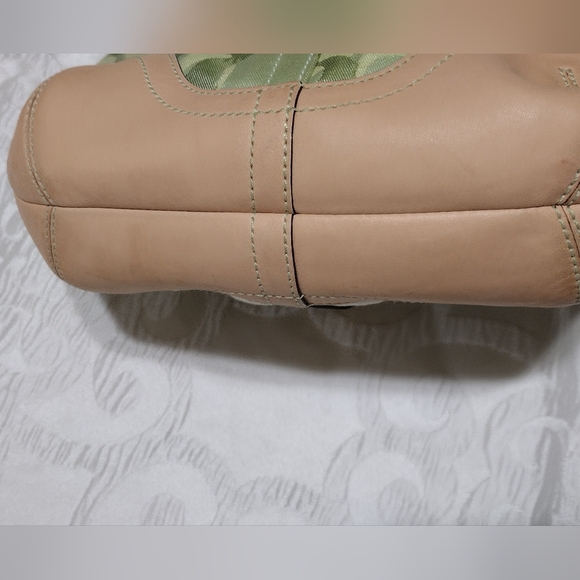 Coach limited edition lady bug hobo bag - Picture 7 of 13